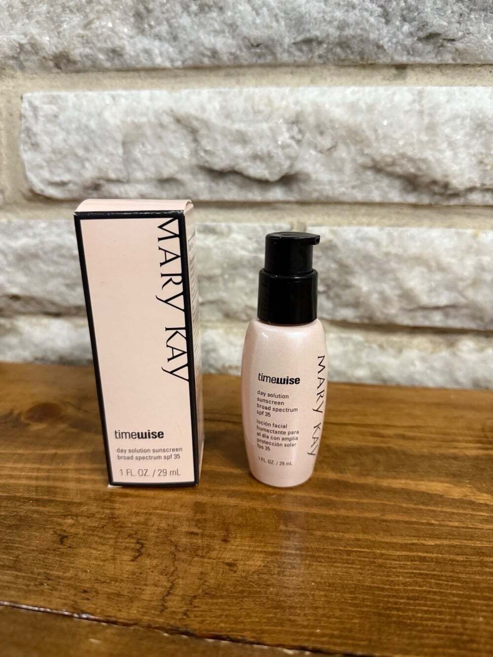 In Box Mary Kay Timewise Day Solution w/ SPF 35 exp ~ Full Size ~ All Skin Types